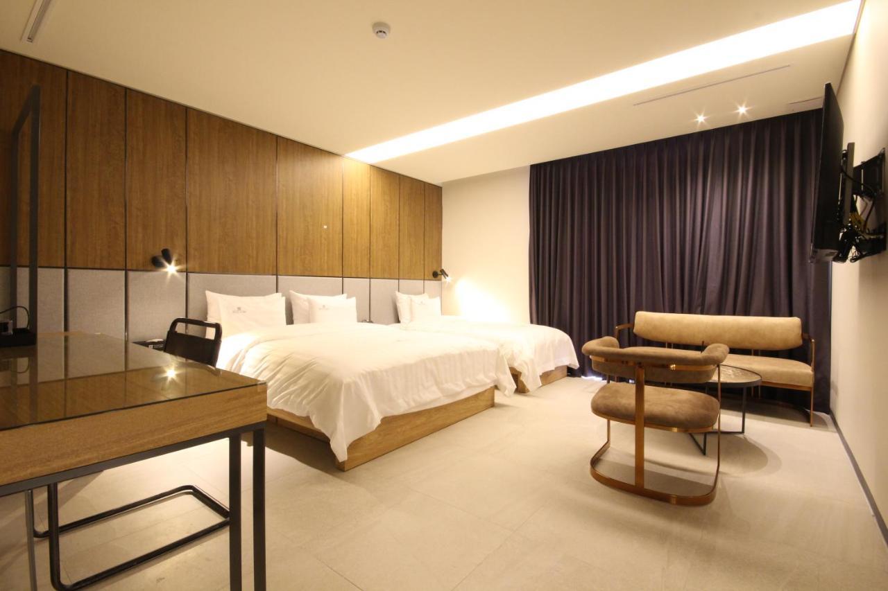 Hotel Eco Stay Jeonju Exteriör bild