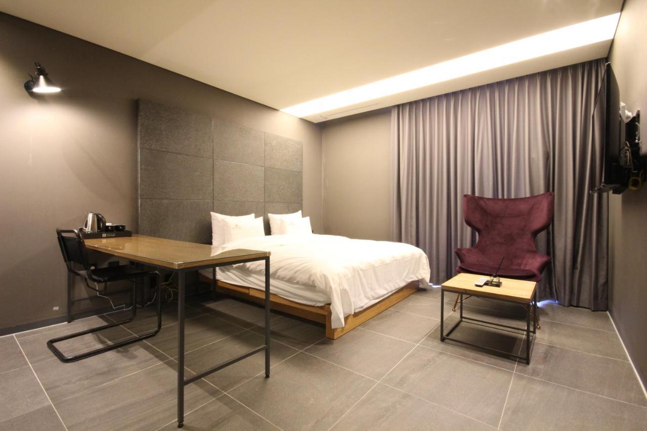 Hotel Eco Stay Jeonju Exteriör bild