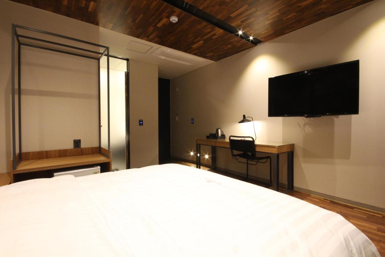 Hotel Eco Stay Jeonju Exteriör bild
