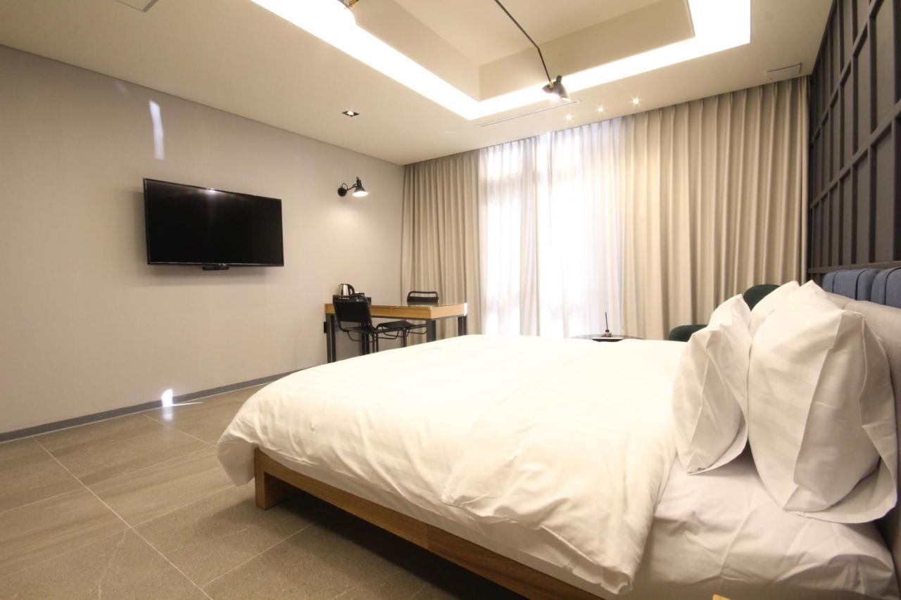 Hotel Eco Stay Jeonju Exteriör bild