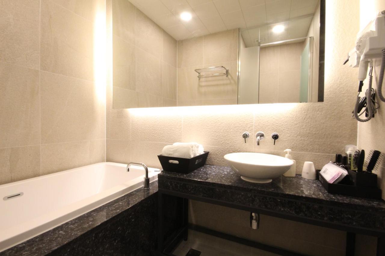 Hotel Eco Stay Jeonju Exteriör bild