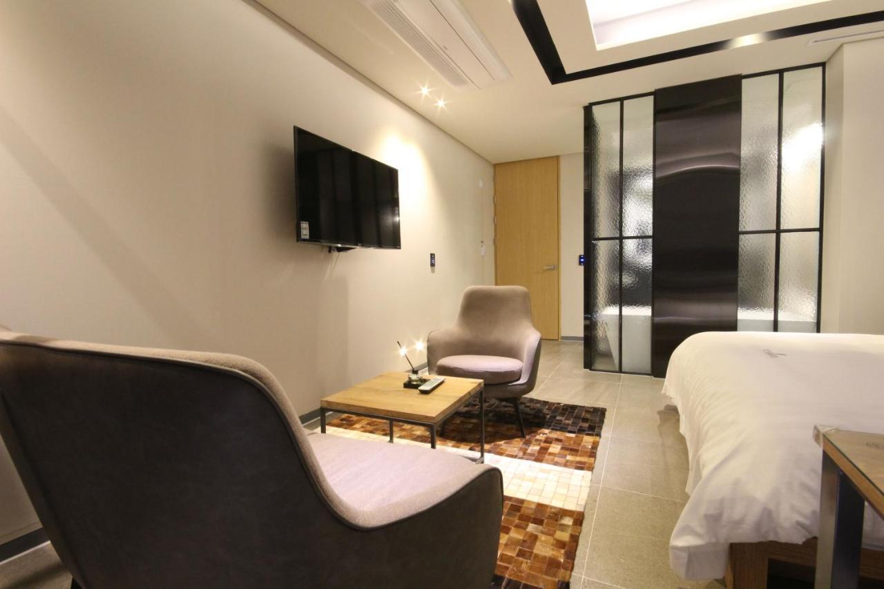 Hotel Eco Stay Jeonju Exteriör bild