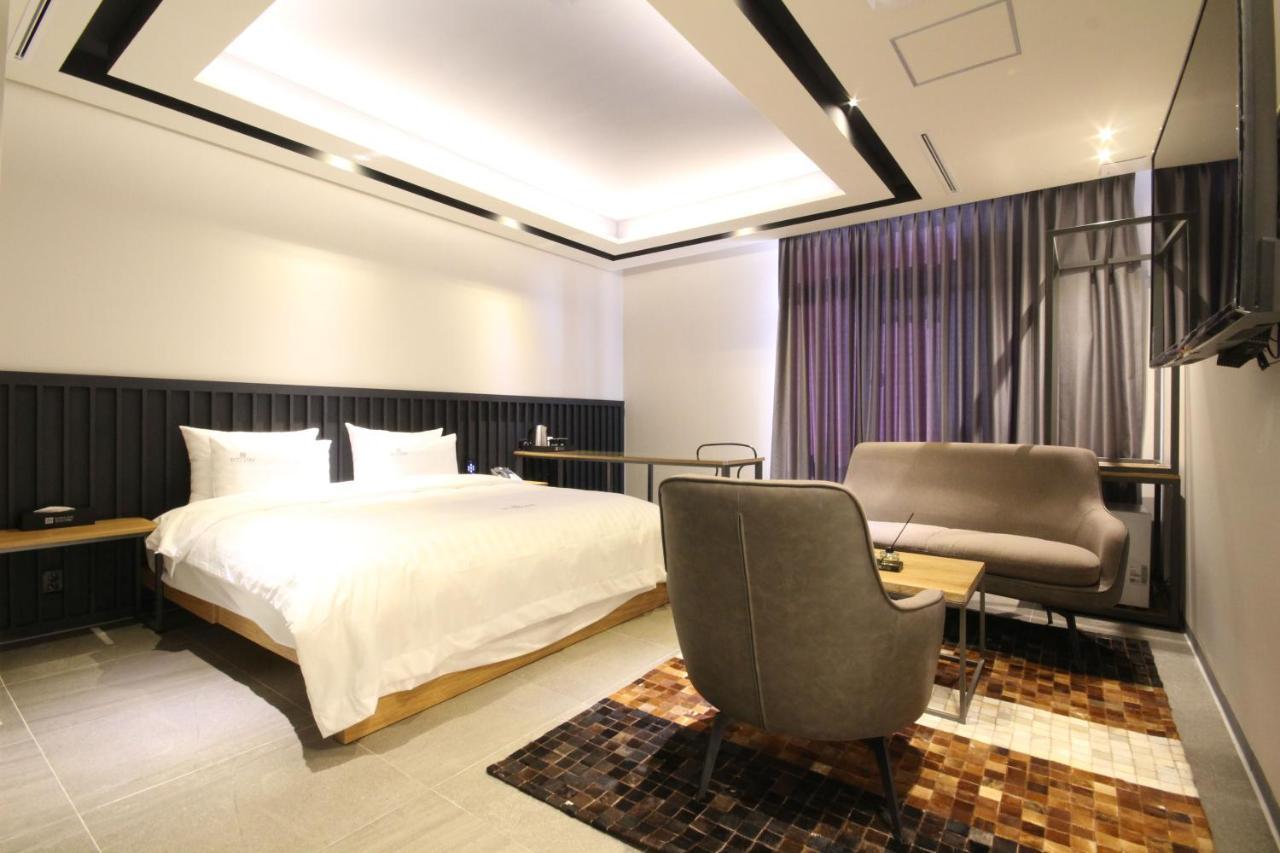 Hotel Eco Stay Jeonju Exteriör bild