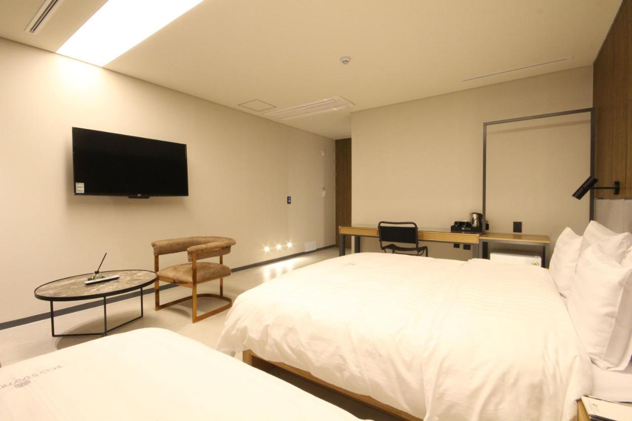 Hotel Eco Stay Jeonju Exteriör bild