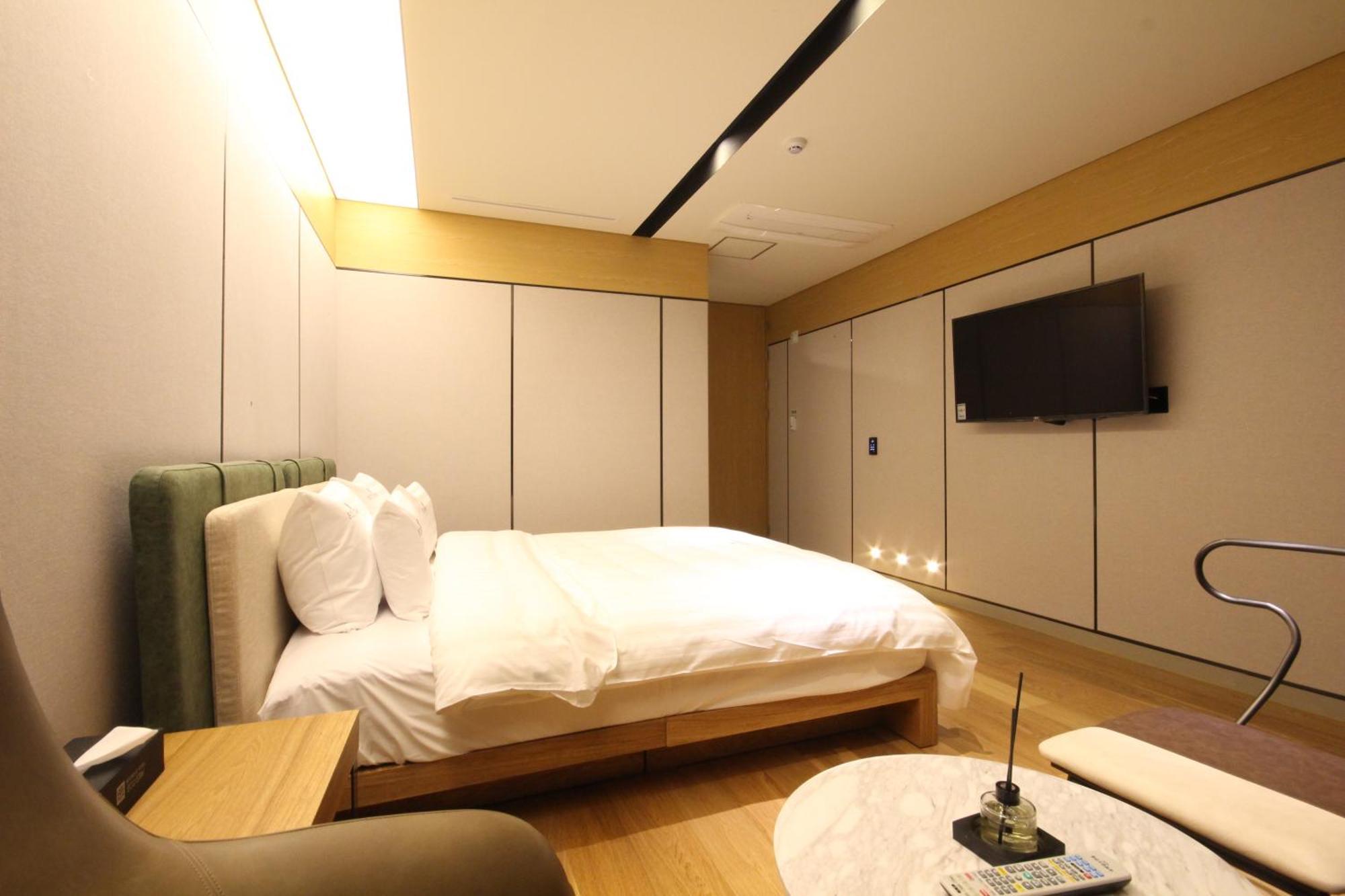 Hotel Eco Stay Jeonju Exteriör bild