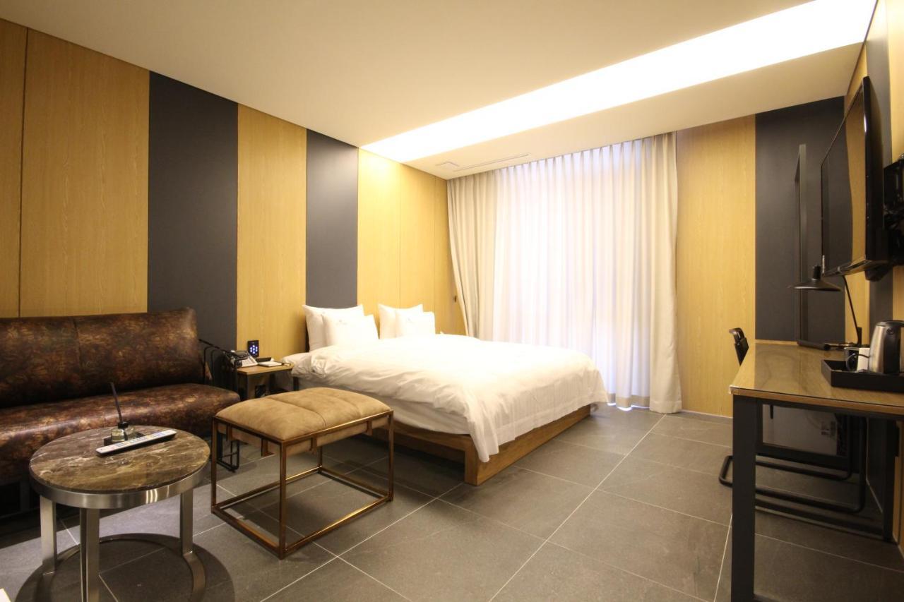 Hotel Eco Stay Jeonju Exteriör bild